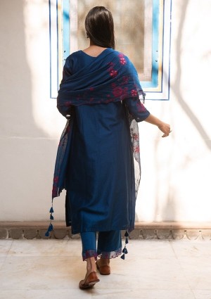 SAPPHIRE AND BERRY EMBROIDERY KURTA SET